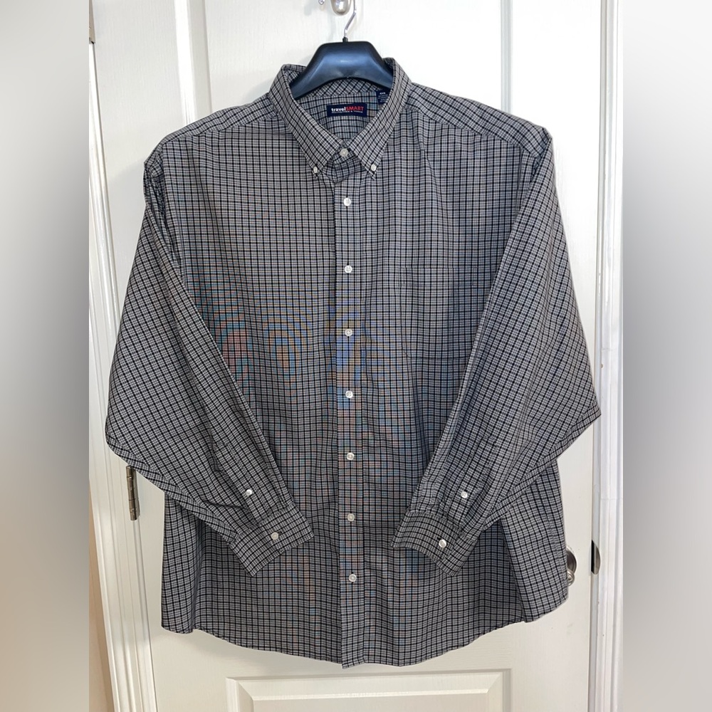 Roundtree & Yorke Casual Black and White Button Down Shirt